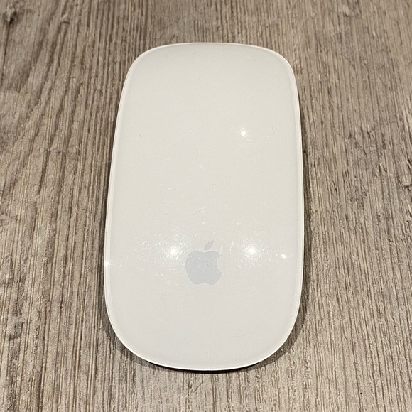 Apple A1296 Magic Mouse Gen 1 Wireless Official/Original - Battery Version - Picture 1 of 3